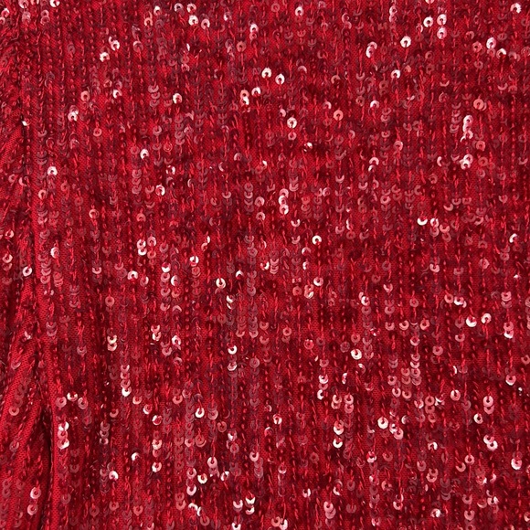 NONchalant Vivi Angle Sequin Top in Red small - Picture 7 of 9